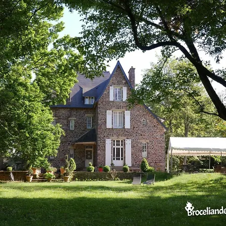 La Maison Rouge Montauban-de-Bretagne