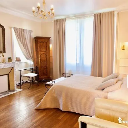 Bed & Breakfast La Maison Rouge Broceliande *