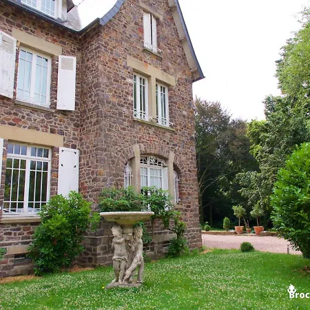 Bed & Breakfast La Maison Rouge Broceliande *