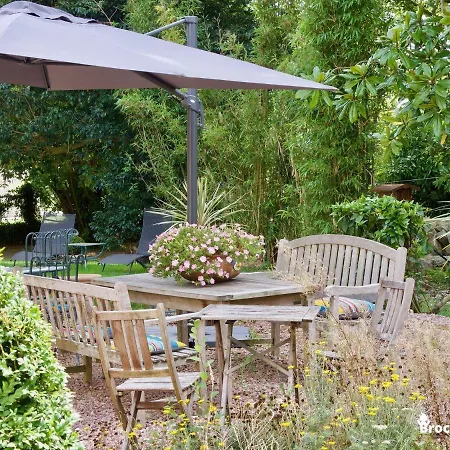 La Maison Rouge Broceliande Bed & Breakfast Montauban-de-Bretagne