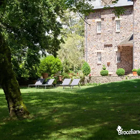 La Maison Rouge Broceliande Bed & Breakfast Montauban-de-Bretagne
